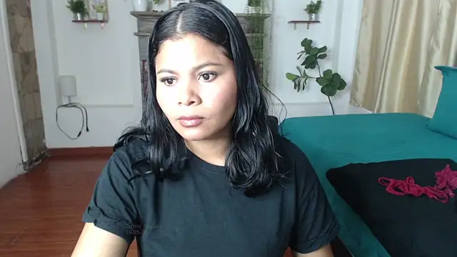 Emma hassani online show from May 22, 2026, 7:23 pm