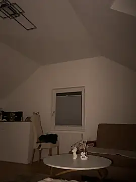 Snapshot of SpicyViviana chatting on February 28, 2026, 9:25 pm SpicyViviana online show from February 28, 2026, 9:25 pm