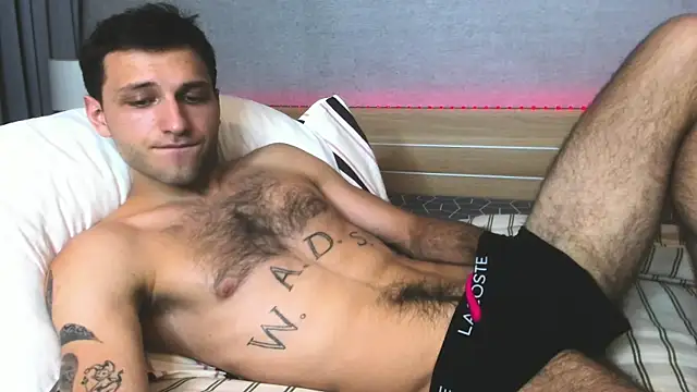 Snapshot of DarkRogue19 chatting on April 8, 2026, 4:08 pm DarkRogue19 online show from April 8, 2026, 4:08 pm