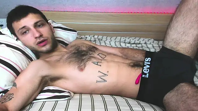 Snapshot of DarkRogue19 chatting on April 11, 2026, 5:26 am DarkRogue19 online show from April 11, 2026, 5:26 am