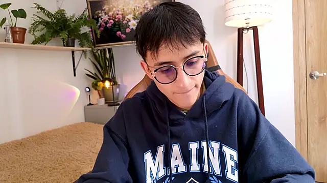 Snapshot of Sr_evann chatting on May 23, 2026, 3:00 pm Sr evann online show from May 23, 2026, 3:00 pm
