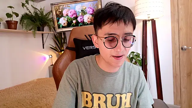 Snapshot of Sr_evann chatting on May 7, 2026, 3:48 pm Sr evann online show from May 7, 2026, 3:48 pm