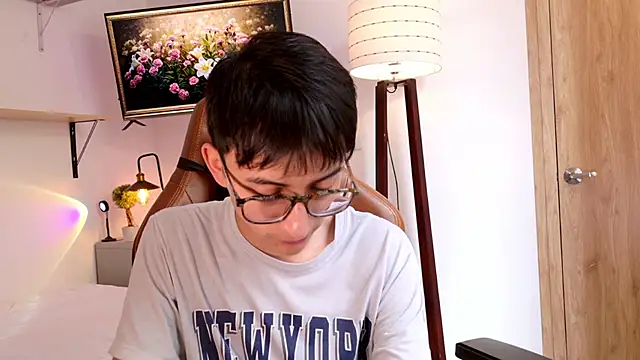 Snapshot of Sr_evann chatting on May 26, 2026, 3:43 pm Sr evann online show from May 26, 2026, 3:43 pm