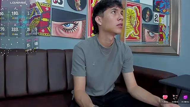 Snapshot of AronTawers chatting on March 18, 2026, 7:15 pm AronTawers online show from March 18, 2026, 7:15 pm