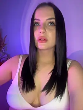 Snapshot of LolaKONG chatting on February 26, 2026, 5:35 pm LolaKONG online show from February 26, 2026, 5:35 pm