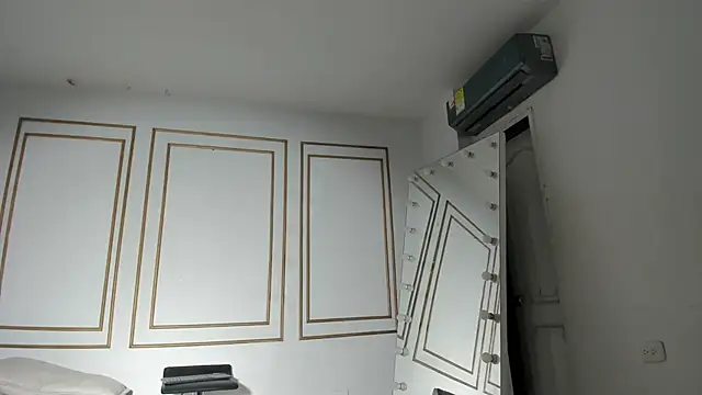 emily gaviria1 online show from March 19, 2026, 12:05 pm