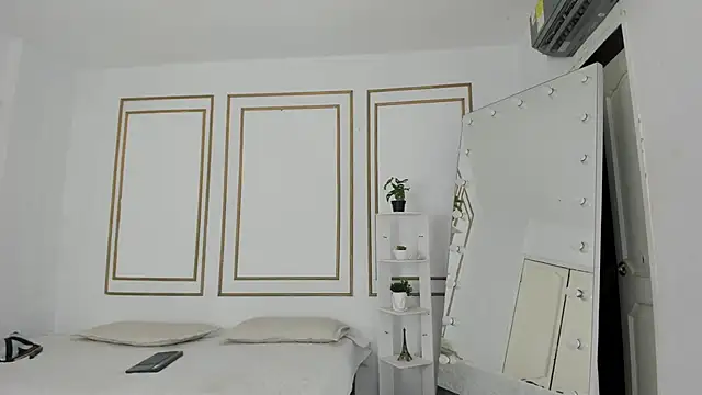 emily gaviria1 online show from March 26, 2026, 12:03 pm