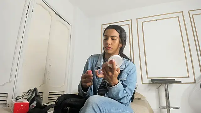 emily gaviria1 online show from May 26, 2026, 12:25 pm