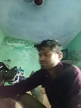 Varun908662 online show from April 18, 2026, 7:07 pm