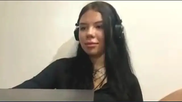 Snapshot of MichaeleStockon chatting on February 24, 2026, 5:25 pm MichaeleStockon online show from February 24, 2026, 5:25 pm