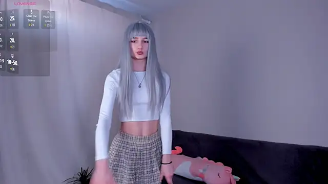 kira montelle online show from March 17, 2026, 6:38 am