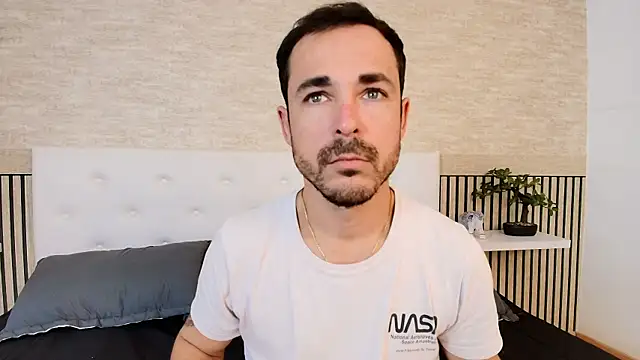 Adams Sanz online show from April 8, 2026, 8:21 pm