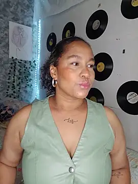 medusafox  online show from May 3, 2026, 5:12 am