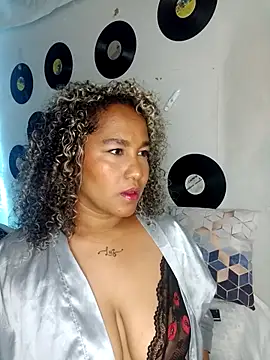 medusafox  online show from March 26, 2026, 4:33 am