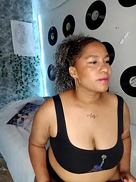 medusafox  online show from March 27, 2026, 4:43 am