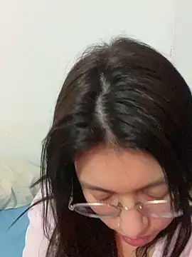 Snapshot of DimeAria chatting on April 29, 2026, 5:52 pm DimeAria online show from April 29, 2026, 5:52 pm