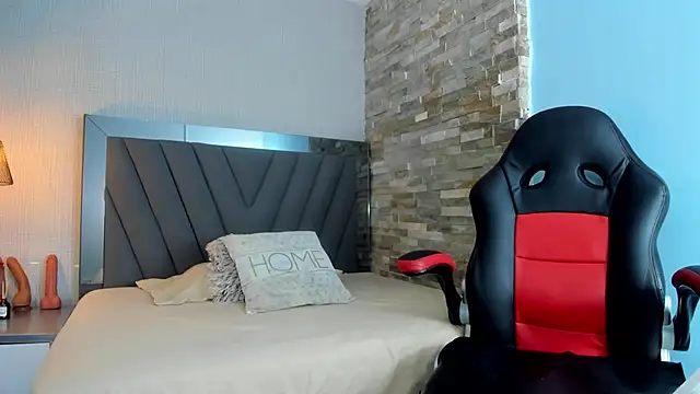 Snapshot of LUCIA_KHAN chatting on April 9, 2026, 7:31 pm LUCIA KHAN online show from April 9, 2026, 7:31 pm