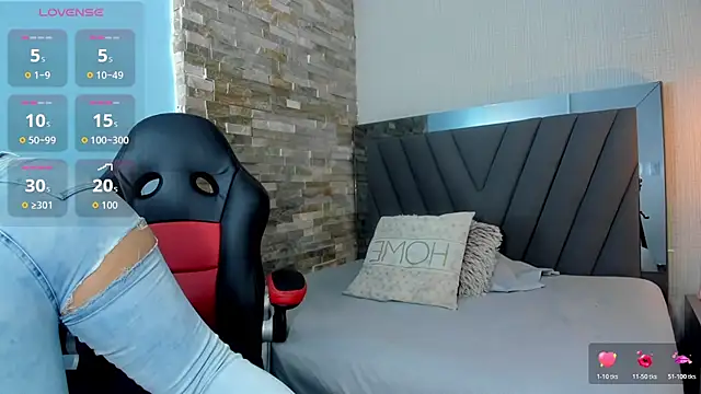 Snapshot of LUCIA_KHAN chatting on April 10, 2026, 12:23 pm LUCIA KHAN online show from April 10, 2026, 12:23 pm