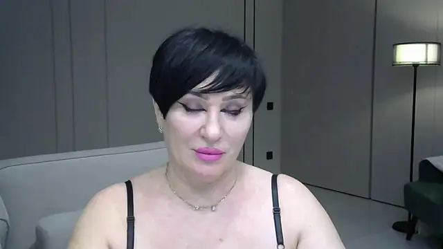 Snapshot of Kleotempt chatting on April 9, 2026, 12:34 am Kleotempt online show from April 9, 2026, 12:34 am