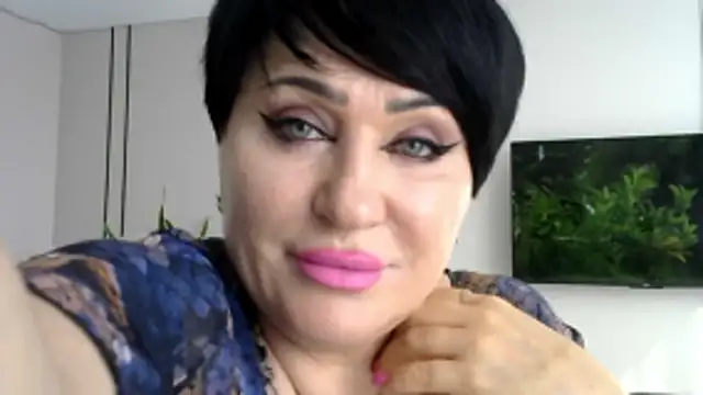 Snapshot of Kleotempt chatting on April 4, 2026, 12:01 pm Kleotempt online show from April 4, 2026, 12:01 pm