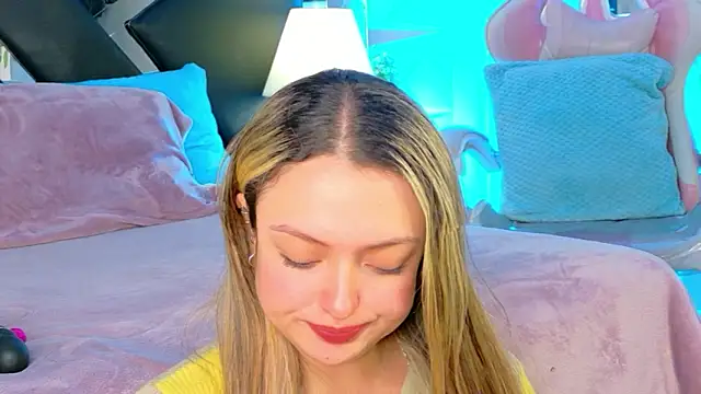 Snapshot of Giigii_Hadid_ chatting on February 25, 2026, 8:19 pm Giigii Hadid online show from February 25, 2026, 8:19 pm