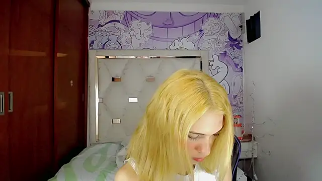 Snapshot of Larry_craft chatting on June 8, 2026, 11:49 pm Larry craft online show from June 8, 2026, 11:49 pm