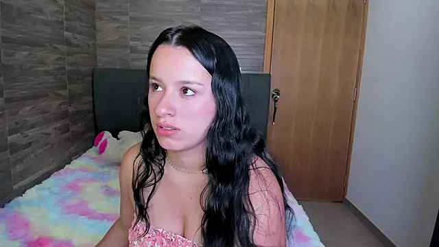 Miia belll online show from May 5, 2026, 2:03 am