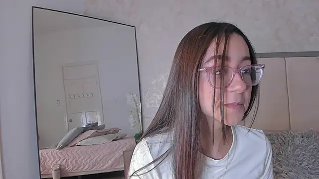 Arii wilde online show from May 29, 2026, 12:00 pm