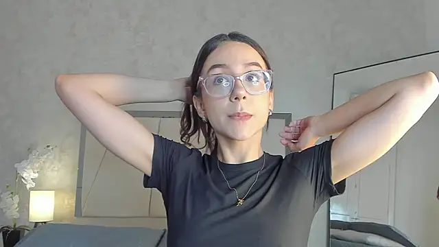 Arii wilde online show from May 13, 2026, 12:01 pm