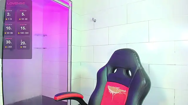 Gema Jones  online show from April 10, 2026, 7:32 pm