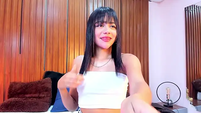 Laila-Miller online show from March 19, 2026, 3:17 am