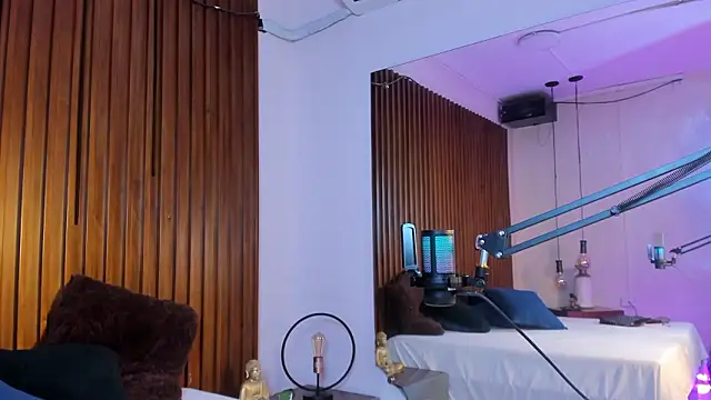 Laila-Miller online show from March 2, 2026, 5:08 am