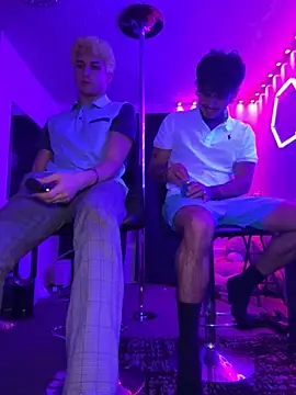 Snapshot of JULIANRAY chatting on February 25, 2026, 5:18 am JULIANRAY online show from February 25, 2026, 5:18 am