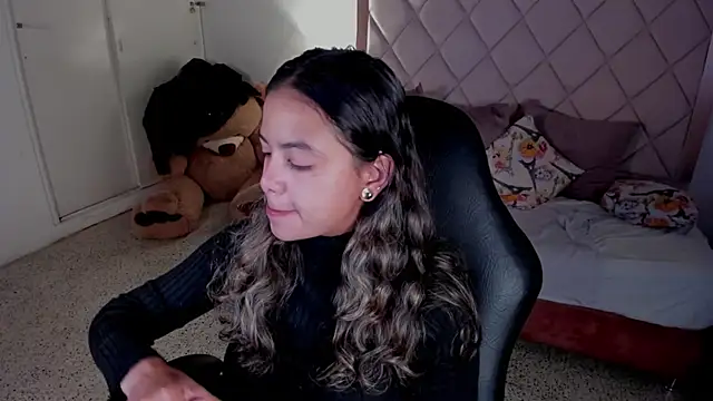 dulce lyraa1 online show from May 6, 2026, 4:16 am