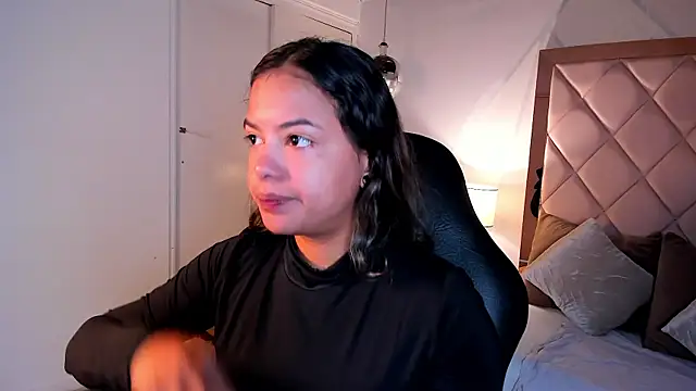 dulce lyraa1 online show from May 26, 2026, 4:43 am