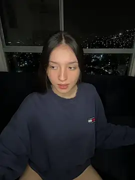 xluxulua online show from March 11, 2026, 1:43 am