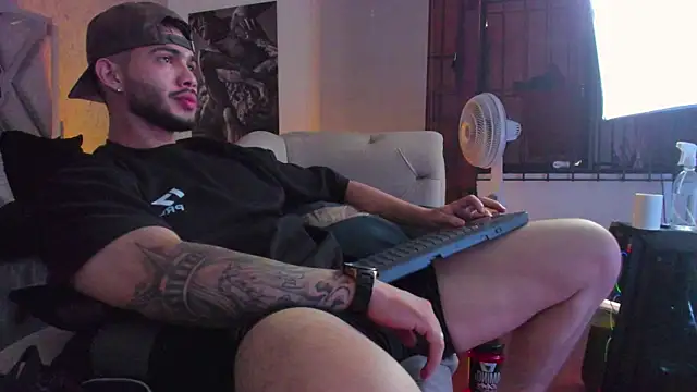 Vincentblack online show from June 20, 2026, 7:30 pm