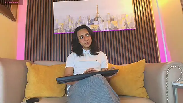 Elisasue online show from May 22, 2026, 3:15 am