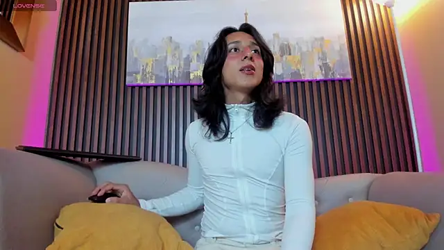 Elisasue online show from April 22, 2026, 2:51 am