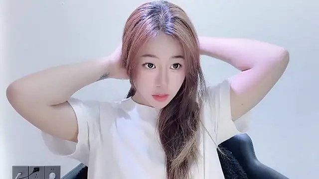 Baixi-01 online show from May 13, 2026, 5:03 am