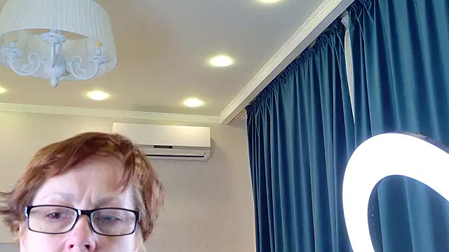 LioraWeiss online show from March 1, 2026, 6:57 am