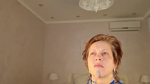 LioraWeiss online show from March 29, 2026, 8:05 am