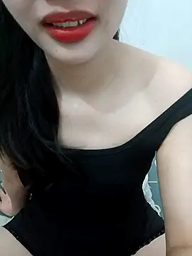 Snapshot of AmberBelle_007 chatting on April 6, 2026, 8:26 am AmberBelle 007 online show from April 6, 2026, 8:26 am