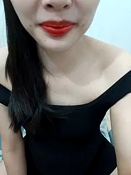 Snapshot of AmberBelle_007 chatting on April 4, 2026, 8:32 am AmberBelle 007 online show from April 4, 2026, 8:32 am