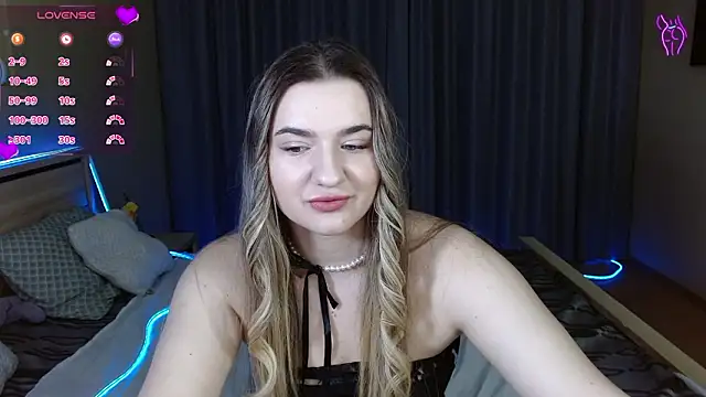 Snapshot of Smi1eF1ower chatting on February 25, 2026, 6:08 pm Smi1eF1ower online show from February 25, 2026, 6:08 pm