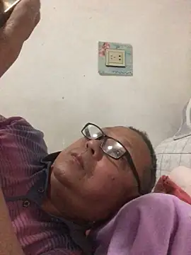 Snapshot of yaocaobi8 chatting on April 11, 2026, 1:15 pm yaocaobi8 online show from April 11, 2026, 1:15 pm