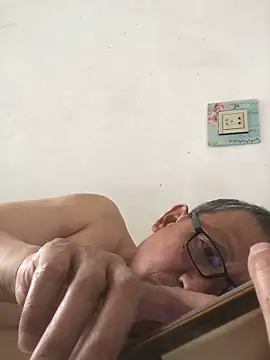 yaocaobi8 online show from May 2, 2026, 4:50 am