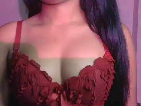 cute yashi online show from April 4, 2026, 4:57 pm