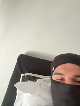 Snapshot of Chiennedusud chatting on February 24, 2026, 1:01 pm Chiennedusud online show from February 24, 2026, 1:01 pm