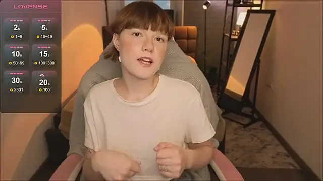 Snapshot of _DreamLuna1_ chatting on March 7, 2026, 12:43 pm DreamLuna1 online show from March 7, 2026, 12:43 pm